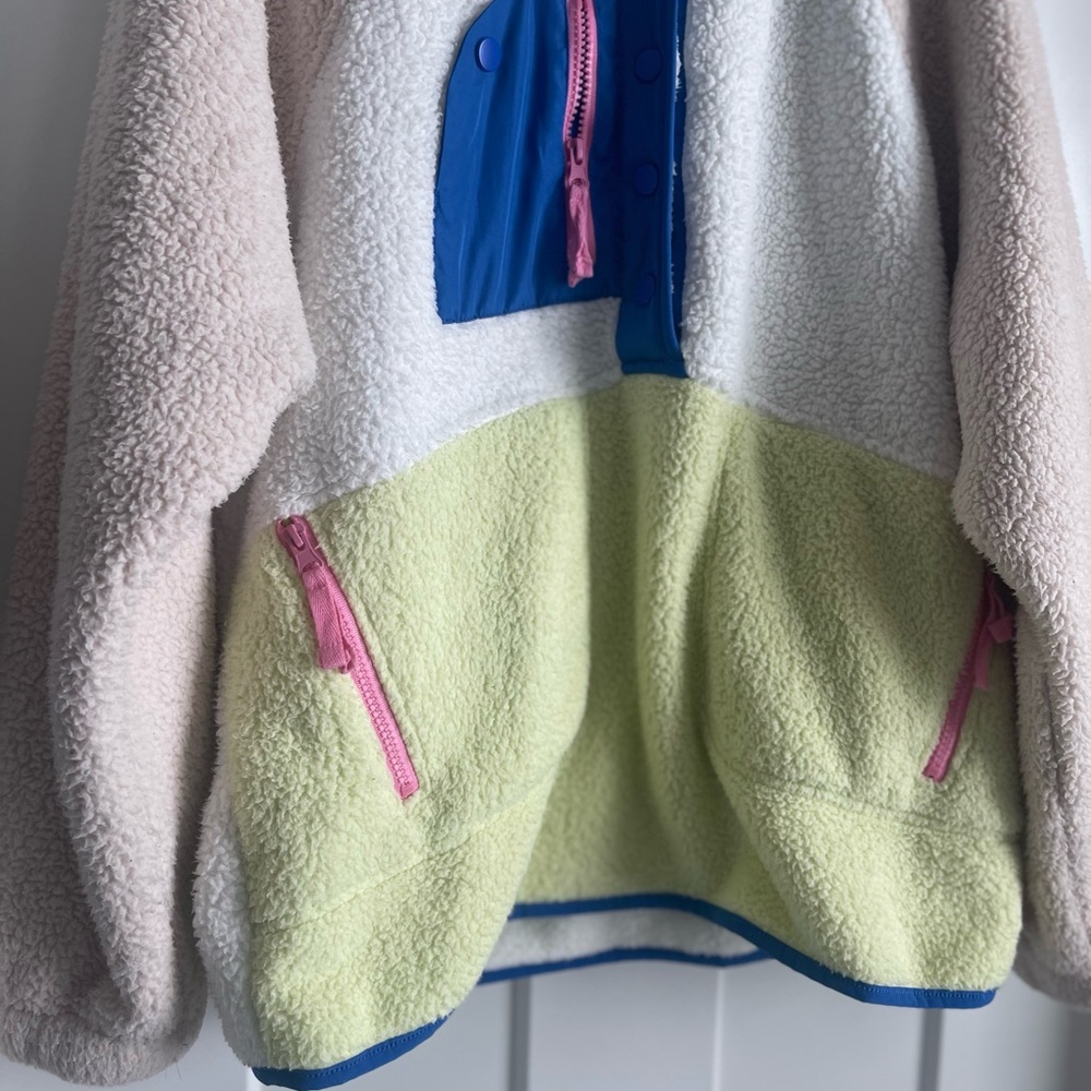 Colorblock Fleece Pullover - Picture 3 of 11
